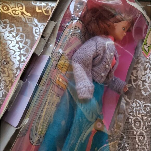 Vintage Kid Kore Kelsey Doll - Picture 10 of 10